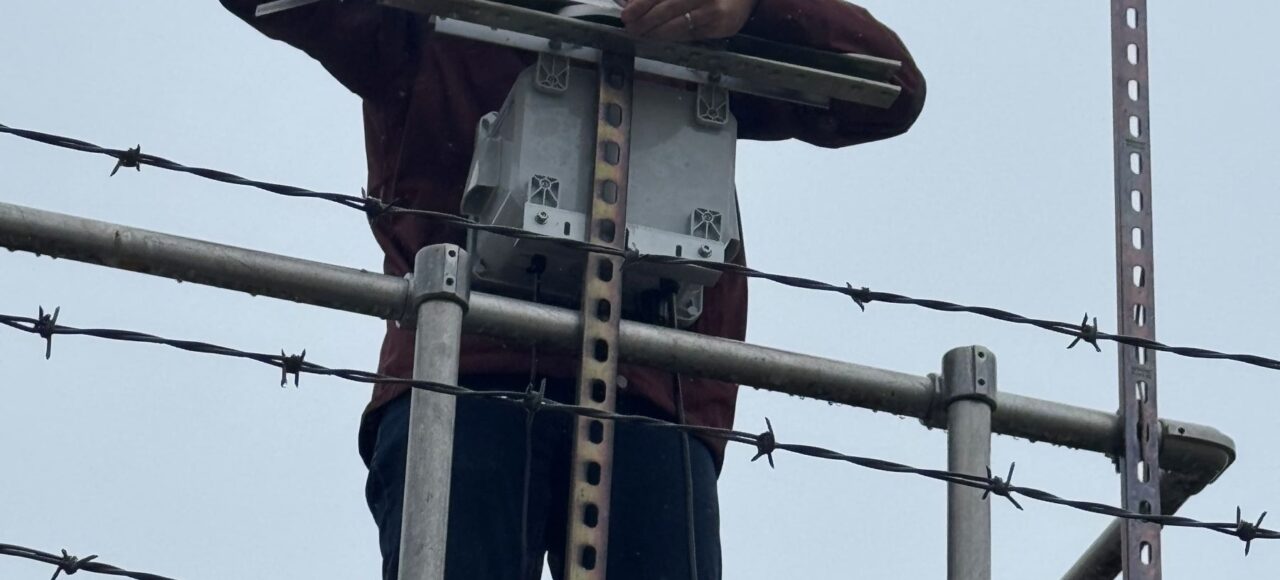 brian installs monitor brian installs monitor